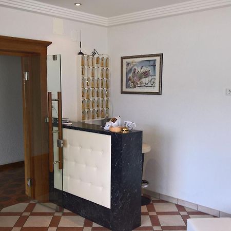 Hotel Krone Morter Buitenkant foto