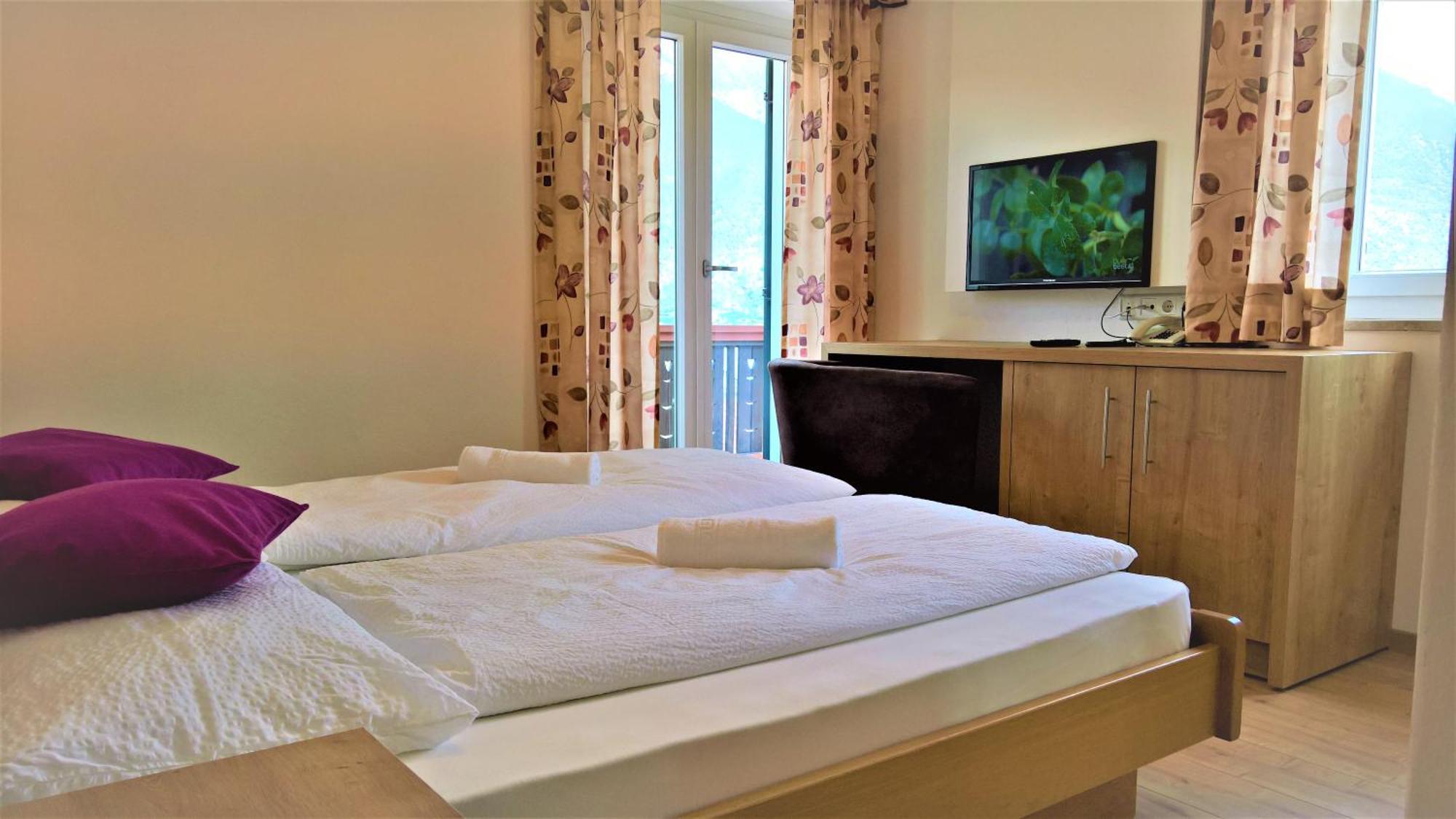 Hotel Krone Morter Buitenkant foto