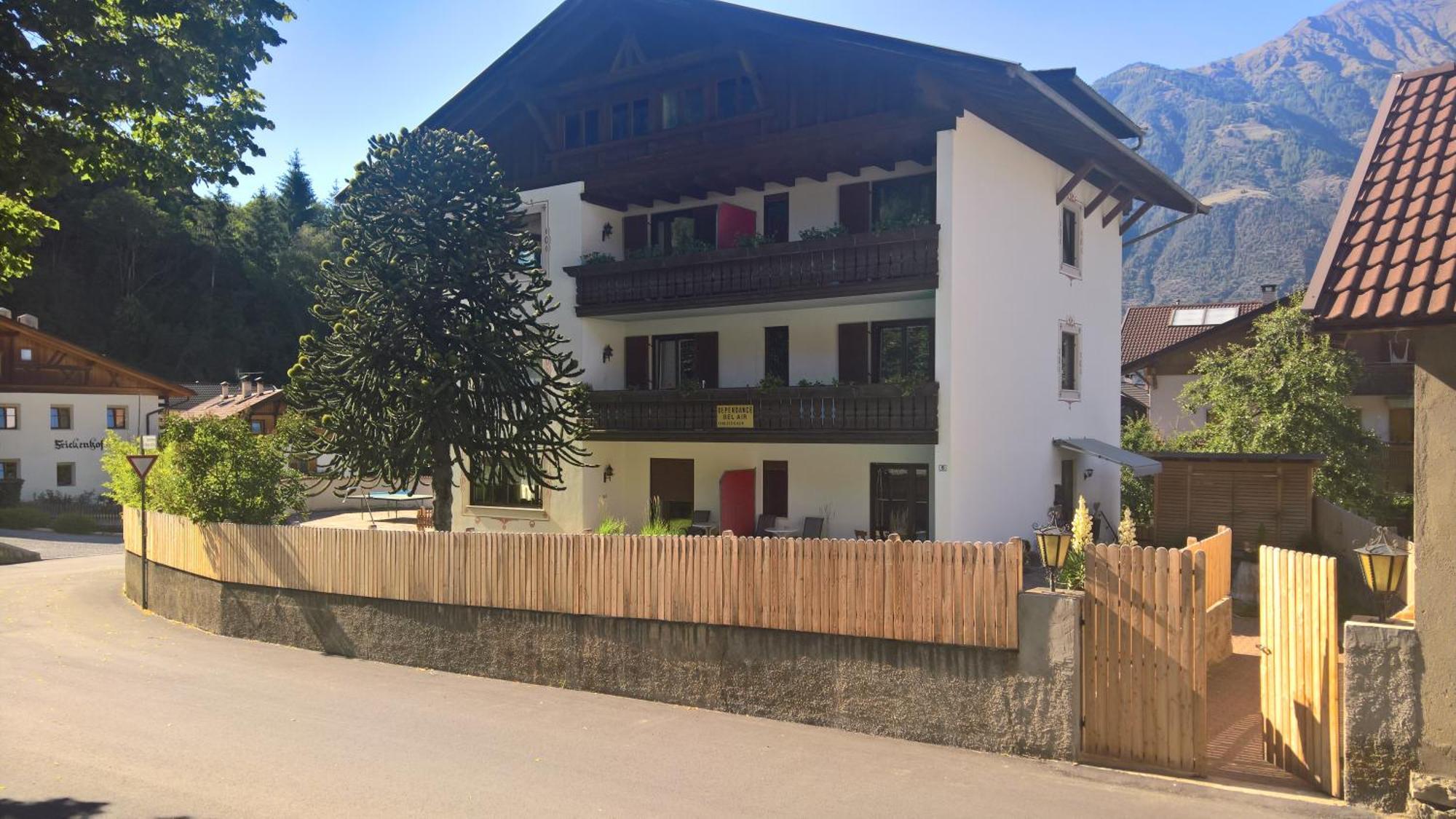 Hotel Krone Morter Buitenkant foto